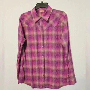 Wrangler Snap Button Down Size Large EUC